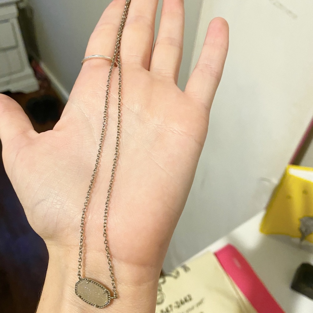 Off white/sliver  Kendra Scott necklace